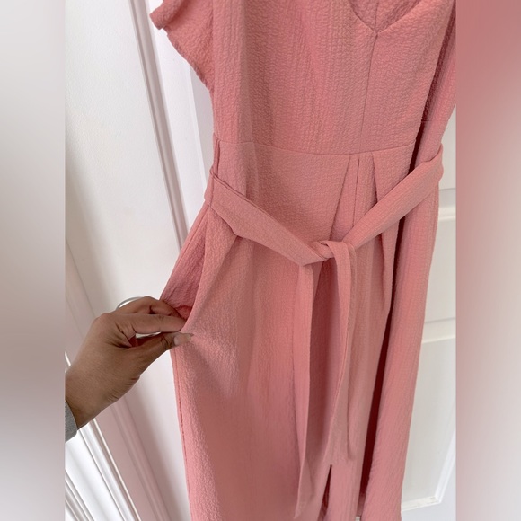 NWT dress with pockets and belt. Ruffles on sleeves and super flowy! Hidden zip! - Picture 2 of 8